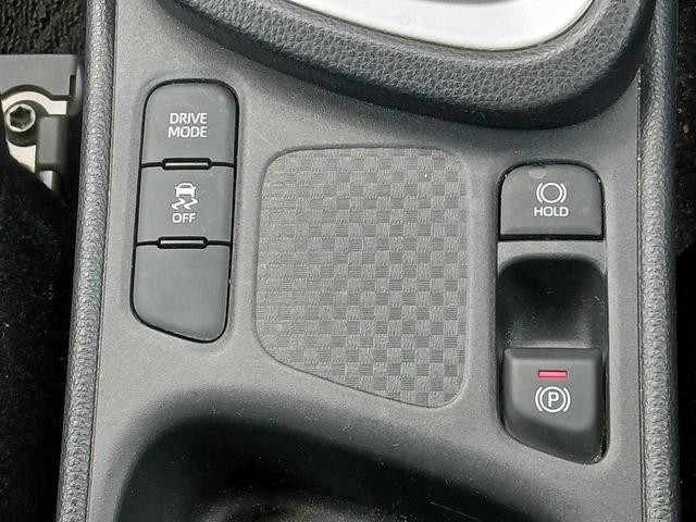 0520460A30260827W00216.jpg