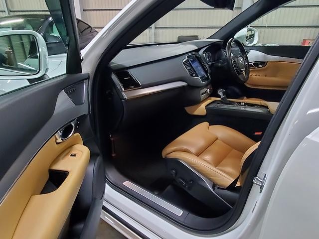 9570966A30260829W00207.jpg
