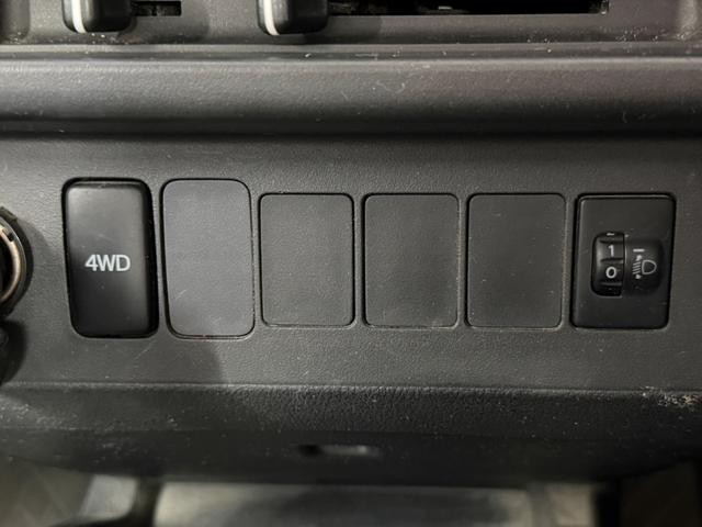 0503612A30260831W00113.jpg