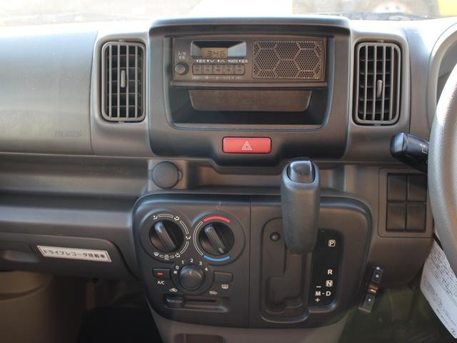 0700067A30261010W00102.jpg