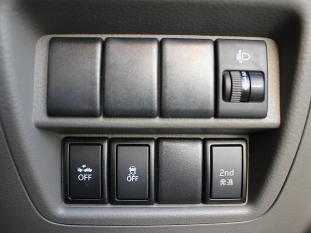 0700067A30261010W00105.jpg
