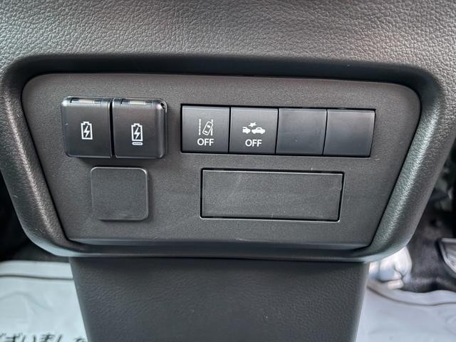 0503325A30261003W00111.jpg