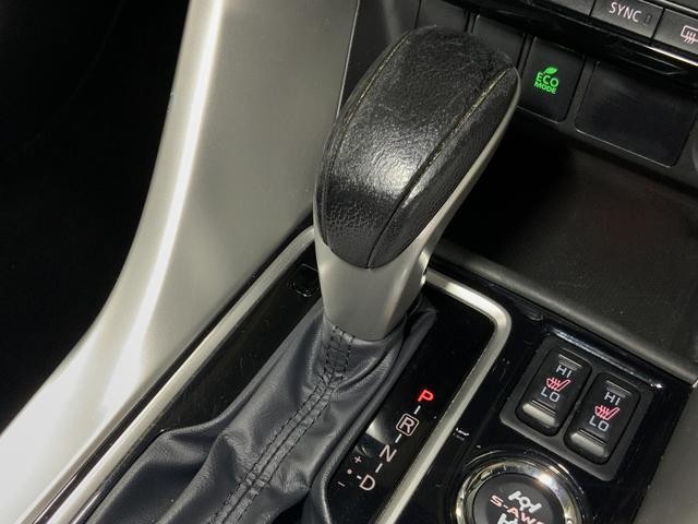 0504839A30260915W00617.jpg