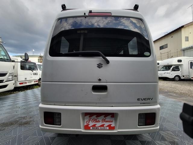 0570810A30260905W00113.jpg
