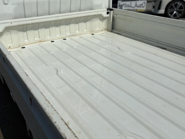 0580719A30260901W00112.jpg