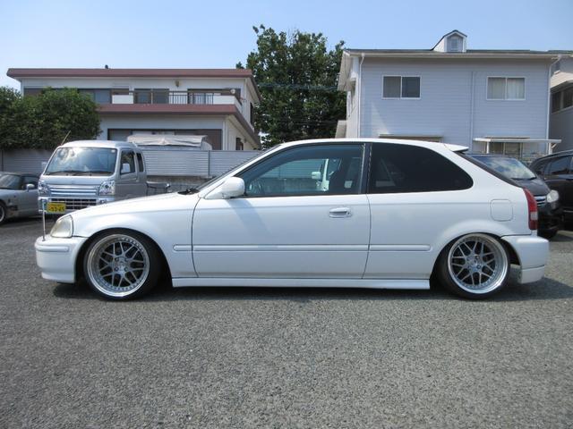 1100003A30260517W00104.jpg