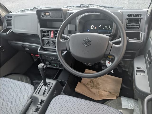 0902447A30260719W00412.jpg