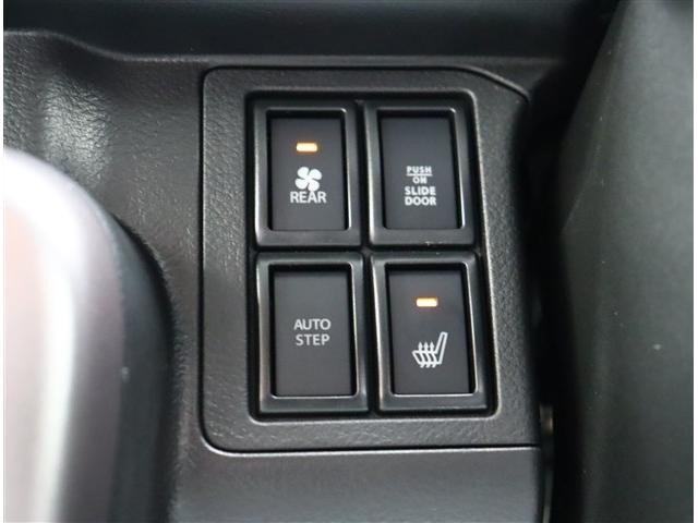 0560809A30260905W00112.jpg