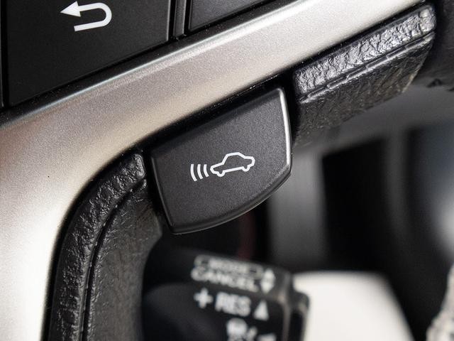 0560520A30260807W00404.jpg