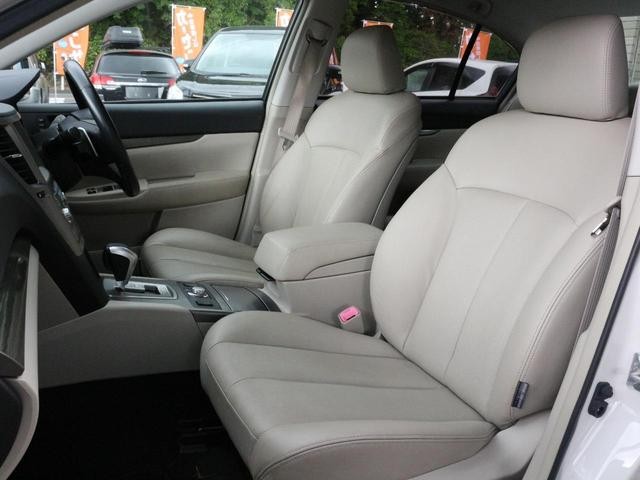 0561141A30260508W00103.jpg