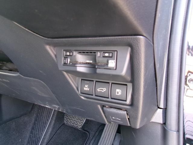 0400014A30260922W00115.jpg