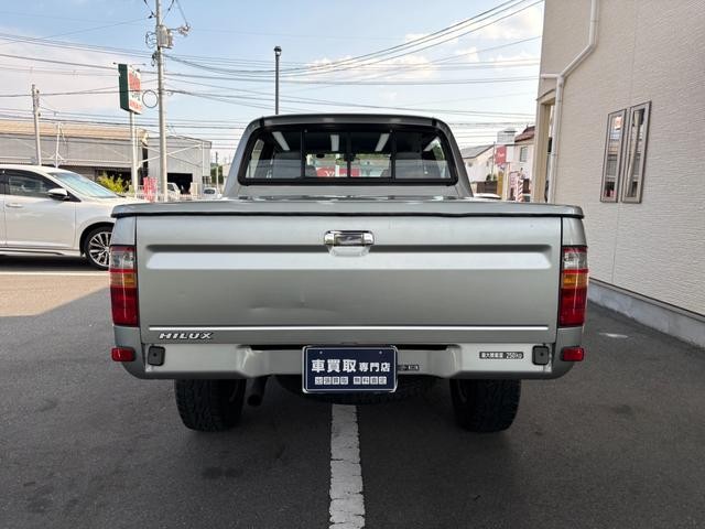 1003257A30260808W00215.jpg