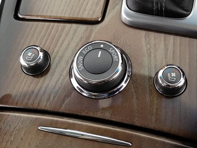 0560700A30260807W00213.jpg