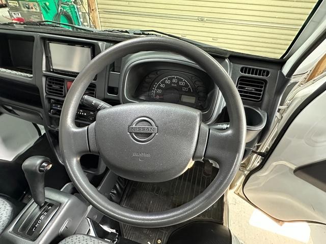 9900171A30260831W00115.jpg