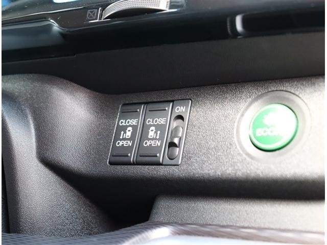 0560809A20260426G00111.jpg