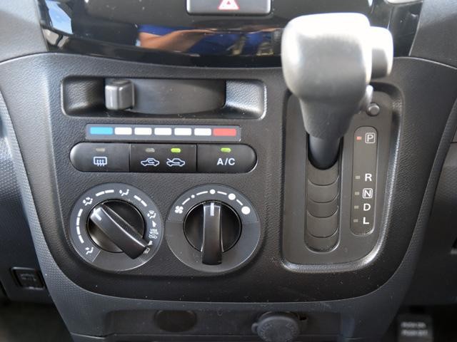 0504219A30261018W00107.jpg