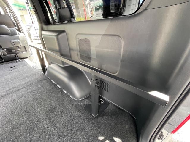 0804731A30260720W00117.jpg