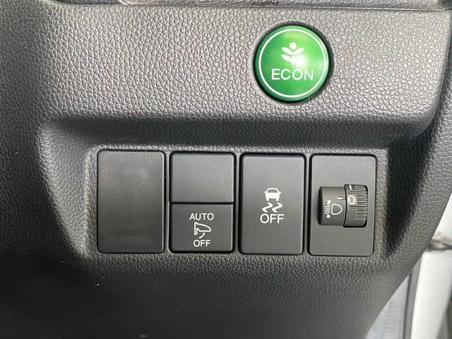 0900065A30260718W00102.jpg