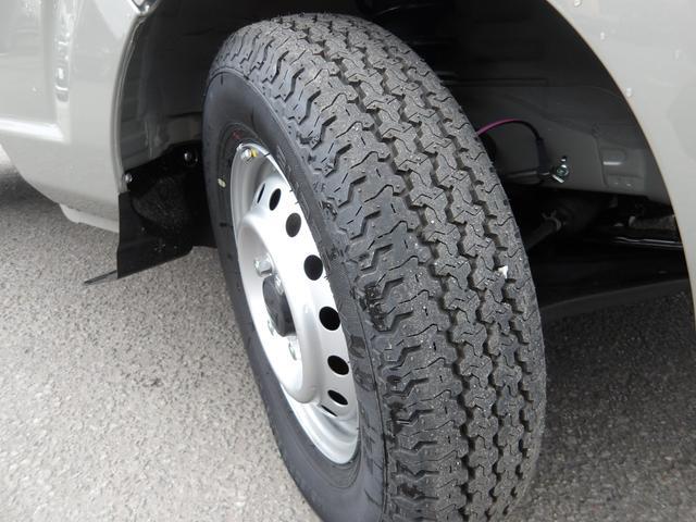0903612A30260508W00209.jpg