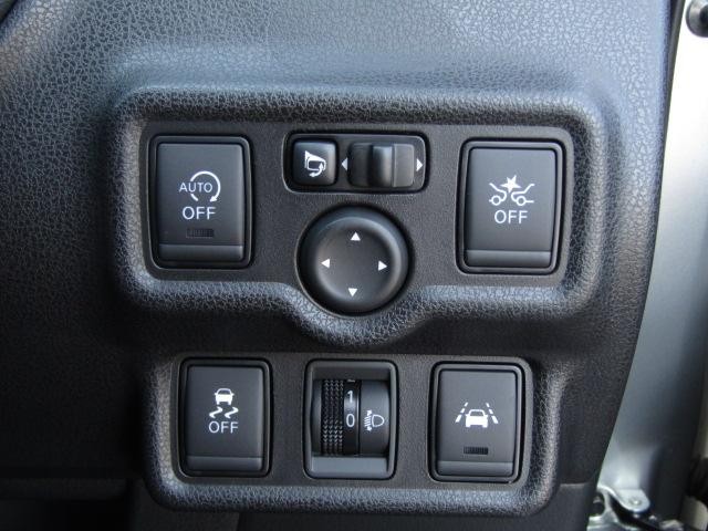 0506241A30261012W00108.jpg