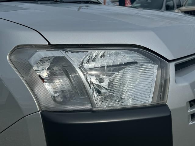 0511098A30260705W00217.jpg
