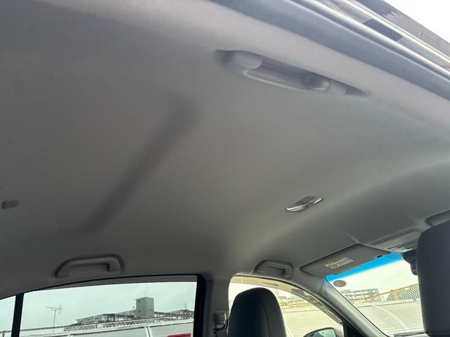 0561120A30260911W00212.jpg