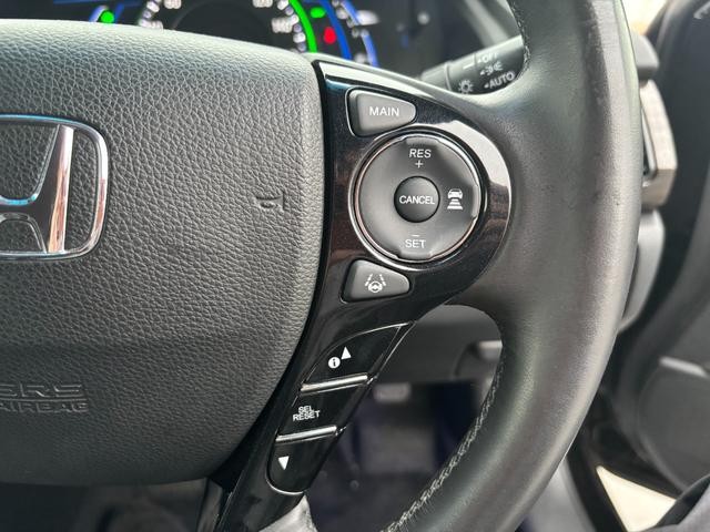 0561120A30260911W00215.jpg
