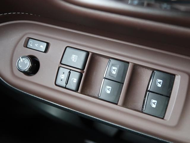 0802758A30260911W00118.jpg