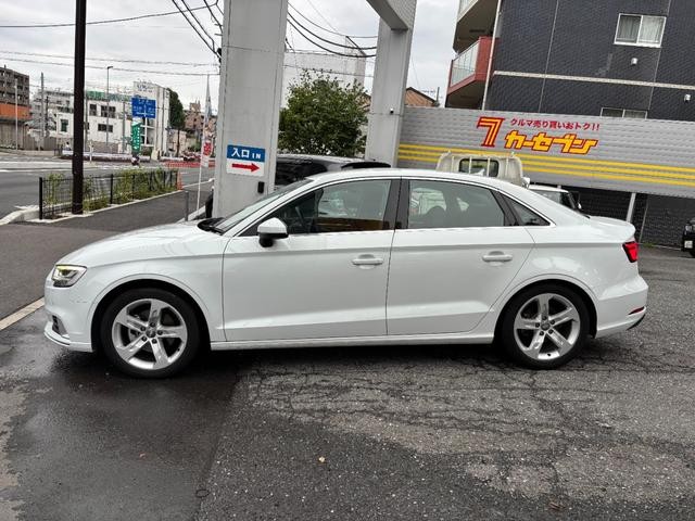 0561187A30260907W00207.jpg