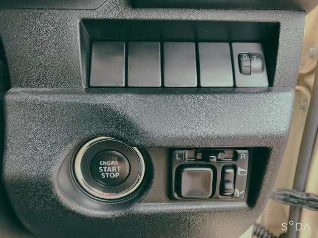0707155A30260619W00118.jpg