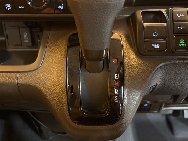 0704454A30260929W01613.jpg