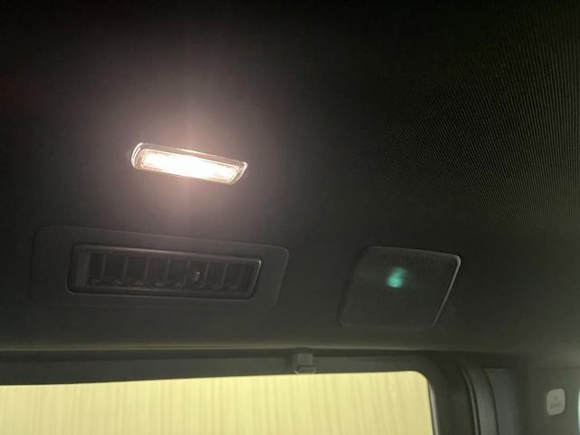 0402845A30261012W00116.jpg