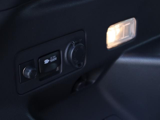 0708355A30260621W00105.jpg