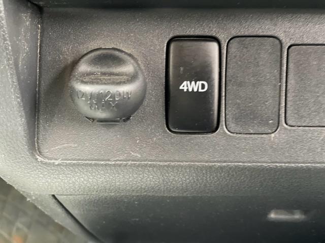 9030442A30260430W00116.jpg