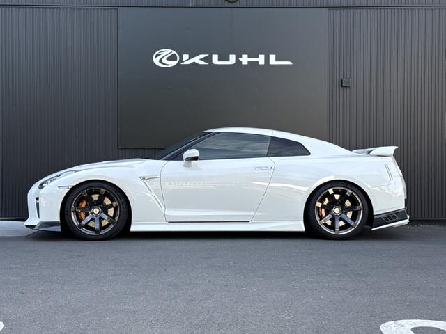 0208192A30260607W00114.jpg