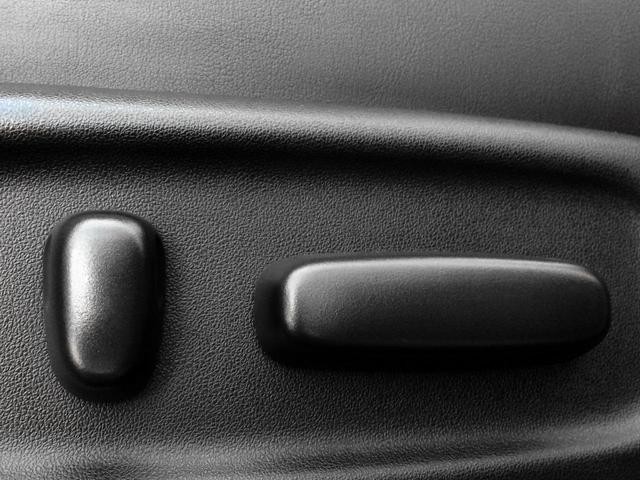 0541173A30260810W00108.jpg
