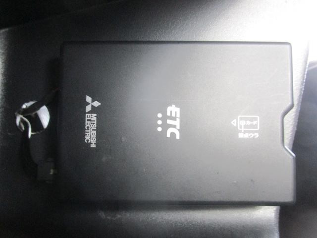 9031065A30260709W00117.jpg