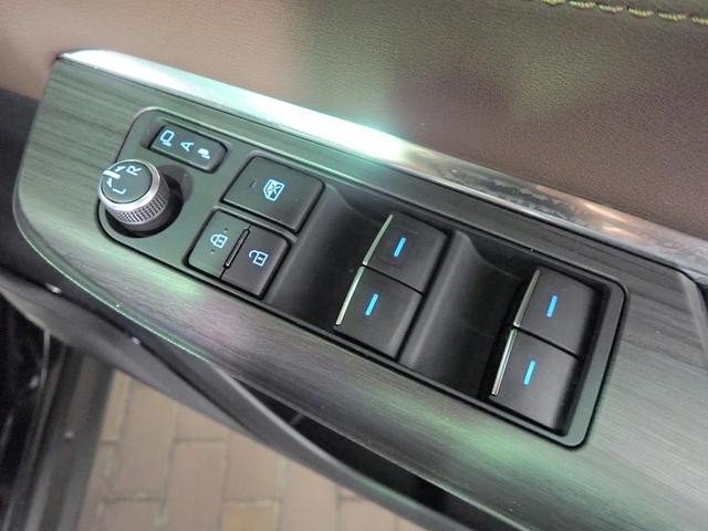 0201999A30260831W00115.jpg