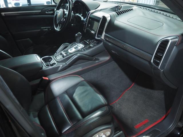 9200528A30240728W00116.jpg