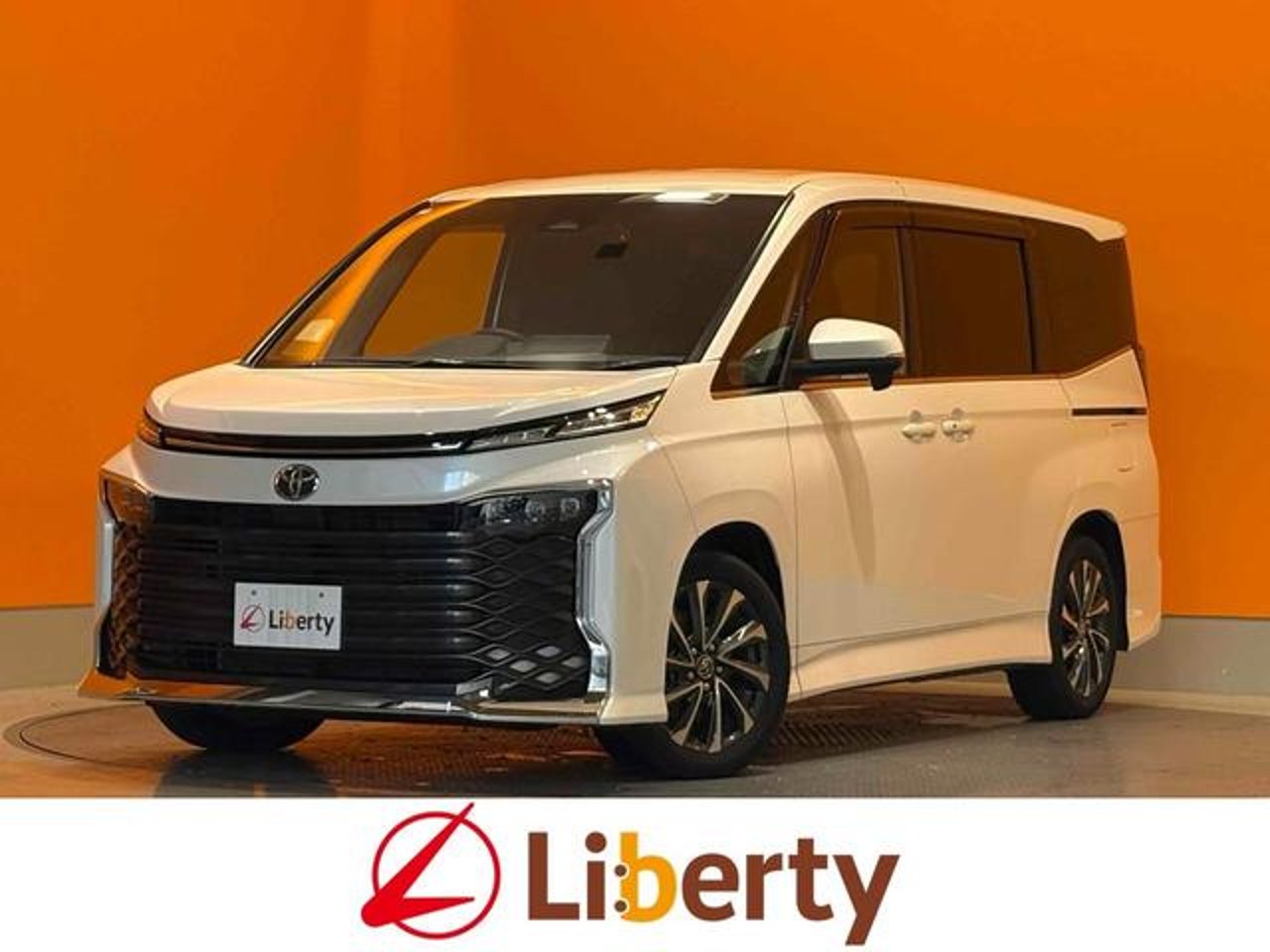 2024 Toyota Voxy, photo 1 of 1