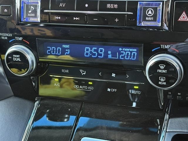 0704058A30261012W00204.jpg
