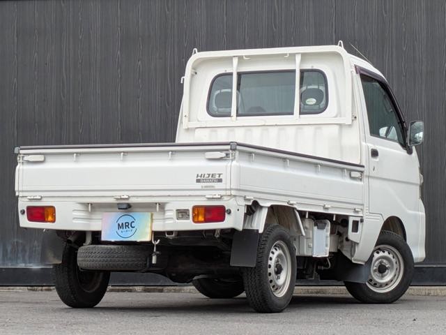 0704272A30260906W00101.jpg