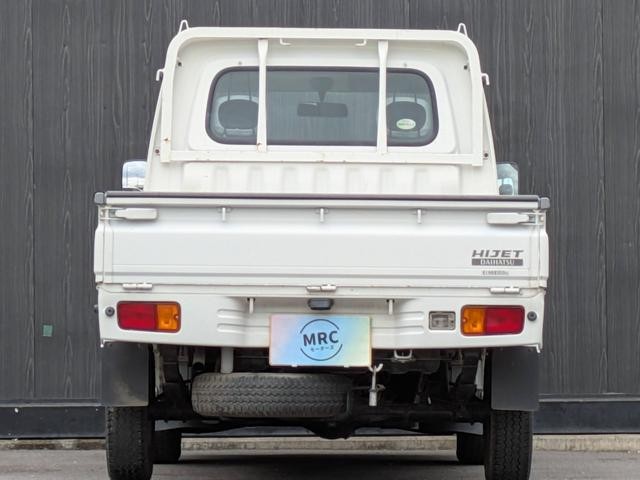0704272A30260906W00105.jpg
