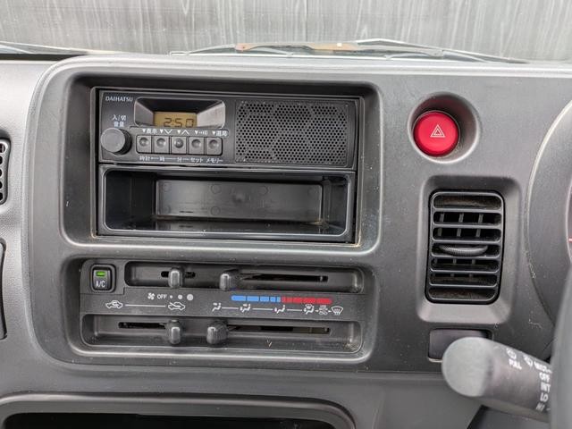 0704272A30260906W00113.jpg