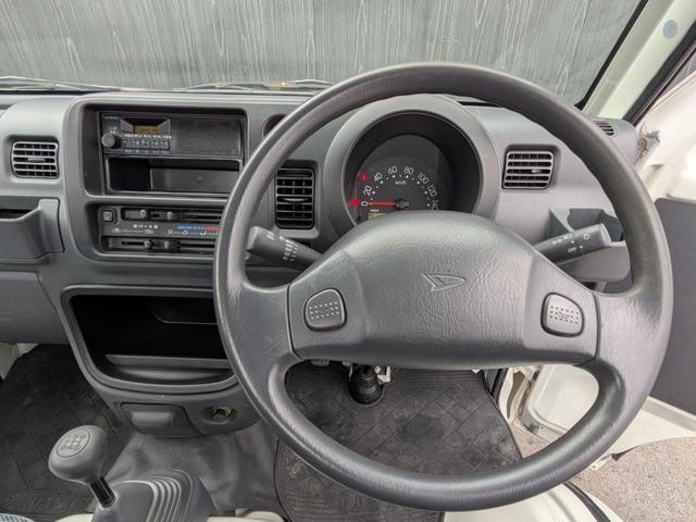 0704272A30260906W00113.jpg
