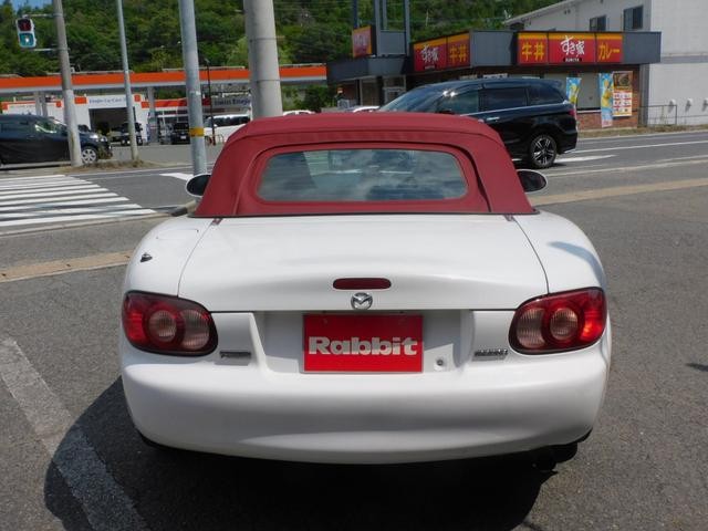 1001472A30260802W00117.jpg