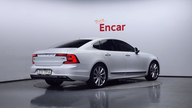 ebcae347ceef4cd9768a68798bf9bc35.jpeg