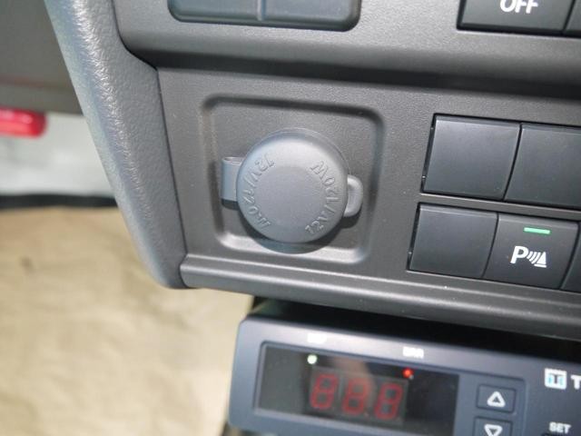0700285A30260802W00115.jpg