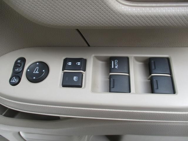 0600569A30260712W00118.jpg