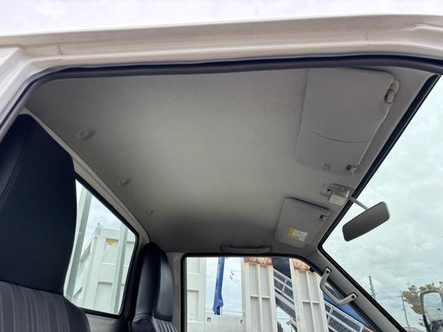 0700520A30260918W00214.jpg